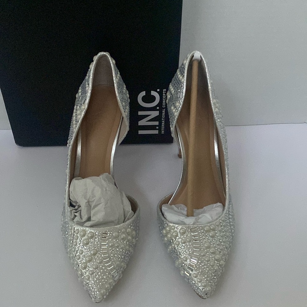 Stunning, gorgeous brand new INC pearl high heels. Size 6.5M 3-1/2 inch heels